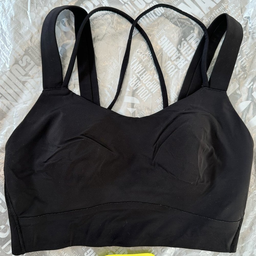 Lululemon Like a Cloud Longline Bra *Light Support, D/DD Cup Size 4 Black EUC